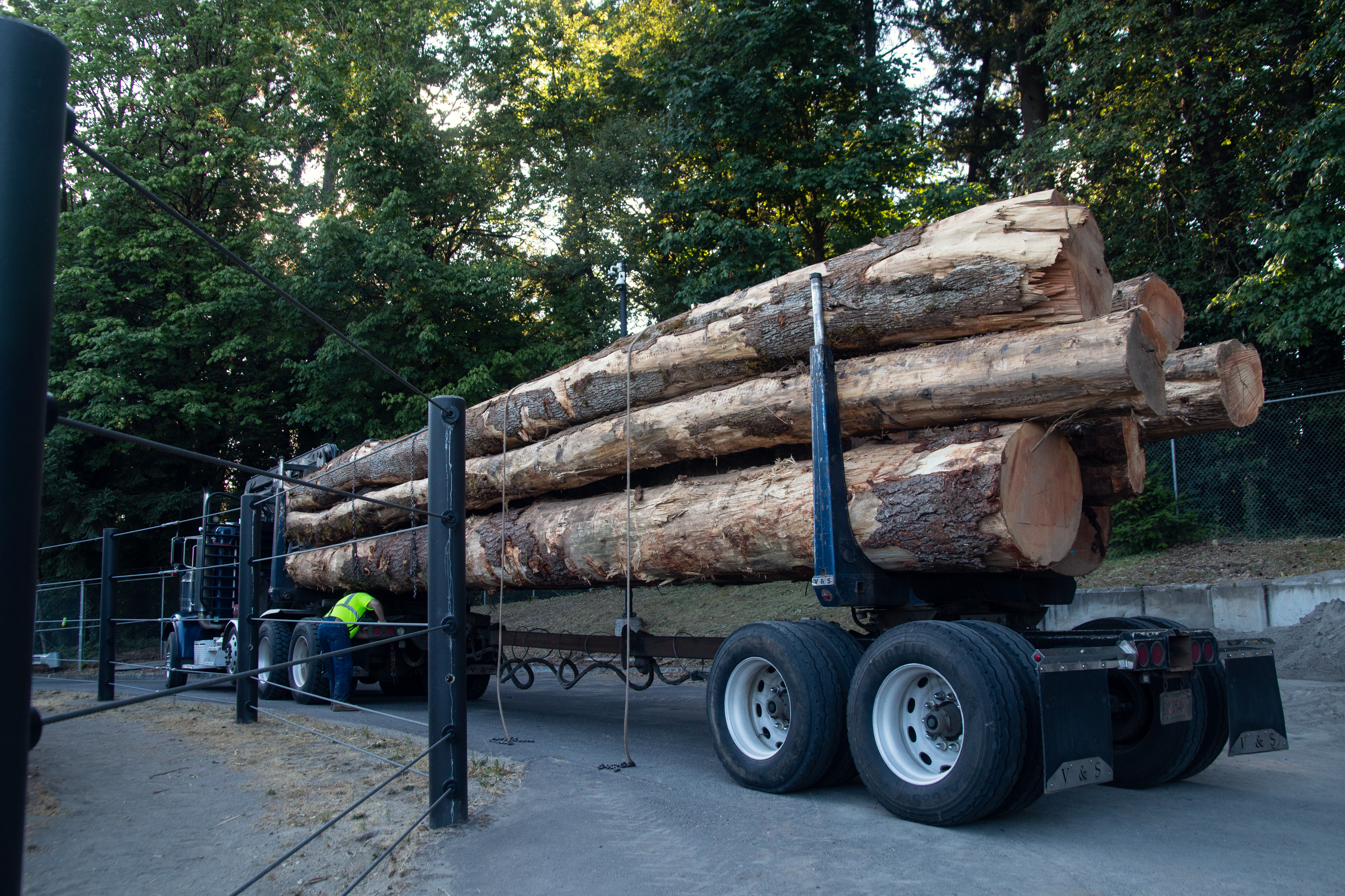 Image of the truck transporting logs to the Portland Zoo, as it arrives to donate the logs to the elephants exhibit.