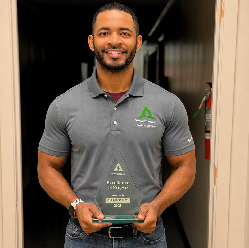 RobDonovan Lewis with a 2025 award.