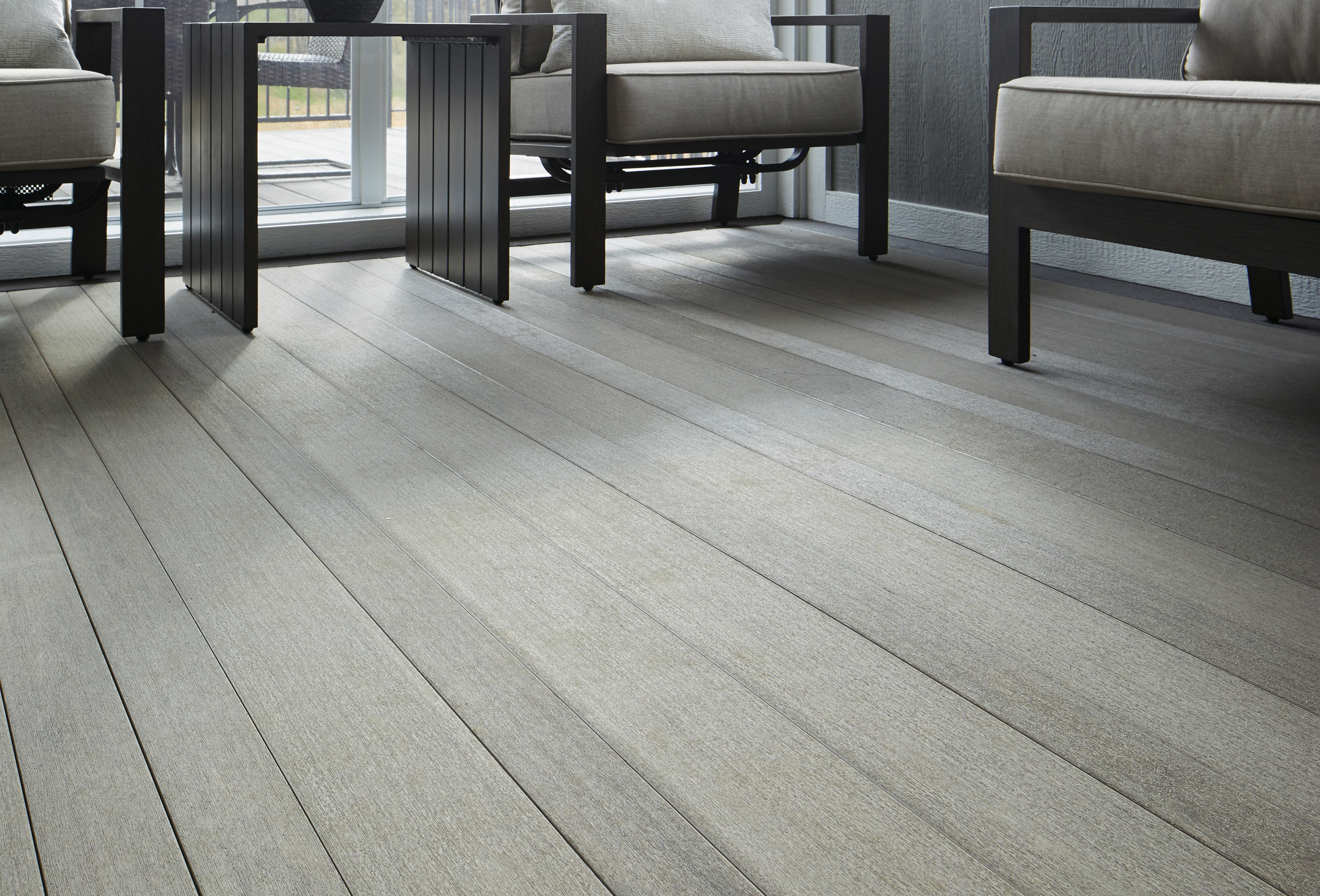 Mix and Match Plank Sizes_AZEK_MDW_Coastline_Dark Hickory18-Cropped.jpg