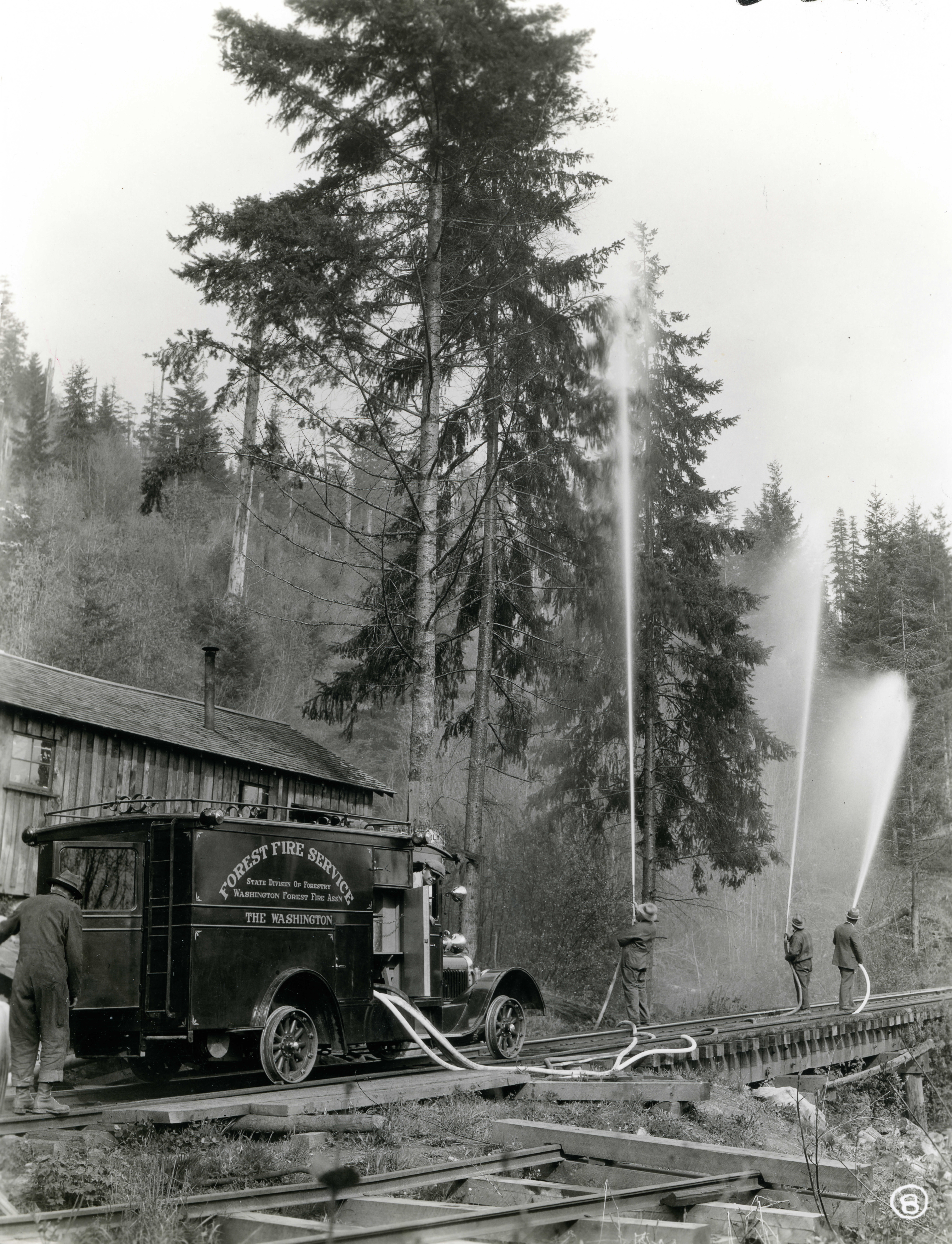 Image of the Washington Forest Service springing into action.