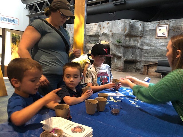 Image of Katie volunteering at the Mid-America Science Museum's annual Tinkerfest.