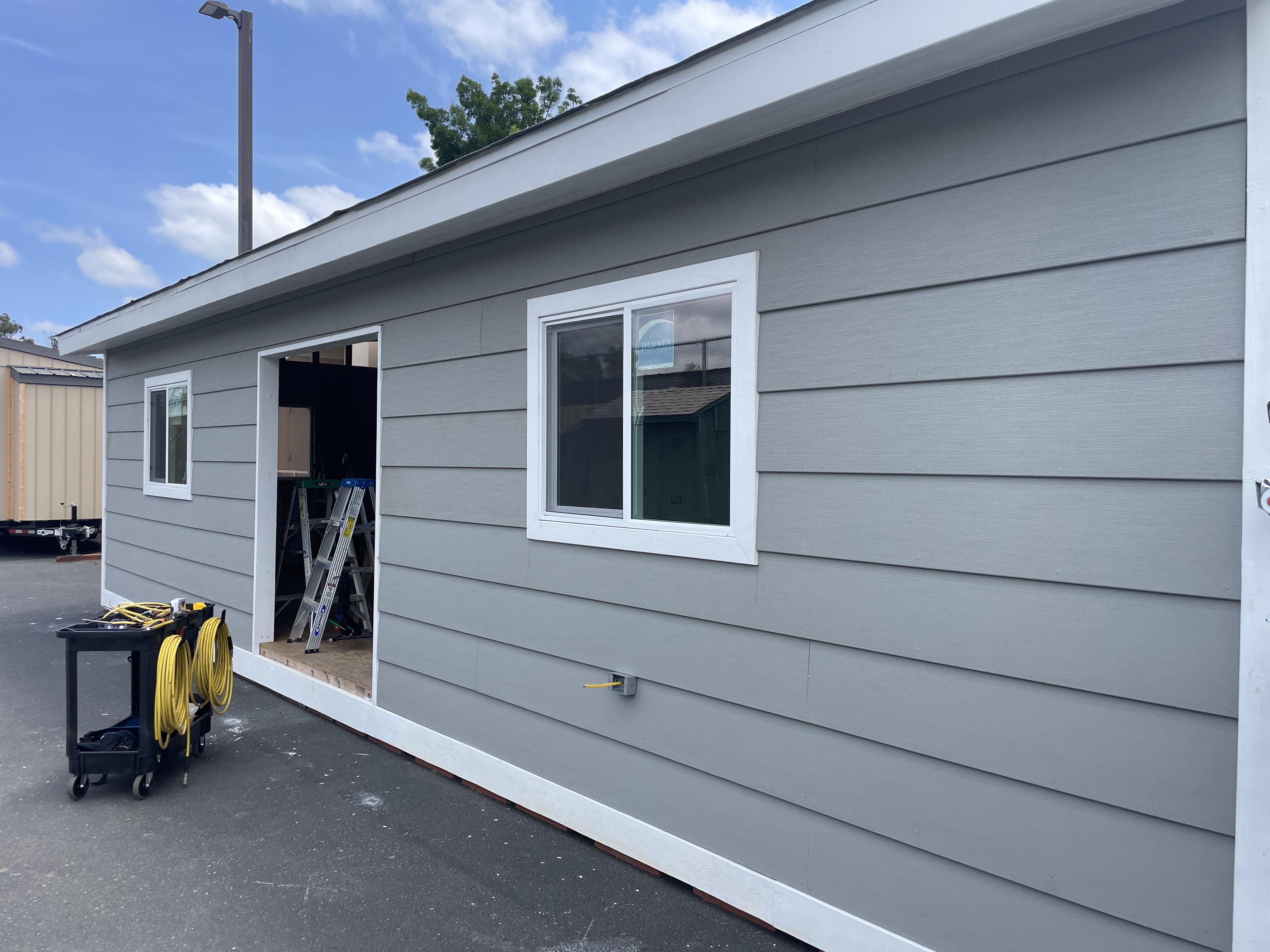 Image of an annex building at Poway High School that now houses their woodworking program.